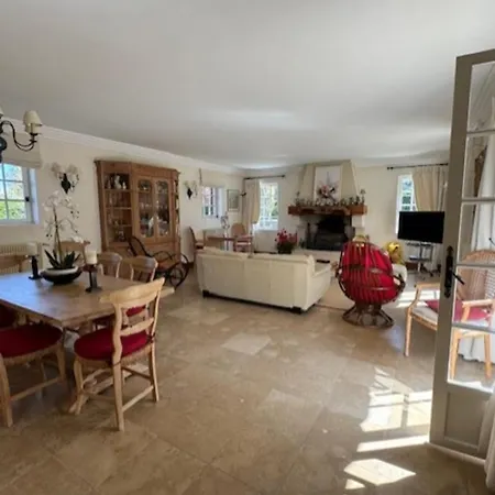 Large House With A Garden Holiday home