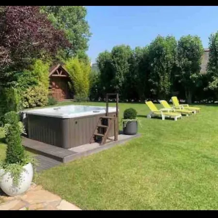 Large House With A Garden Holiday home Tourgeville